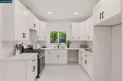 Kitchen - 3214 California St, Berkeley, CA 94703 photo 2 of 11