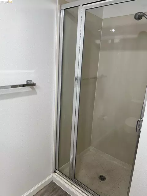Bath - 988 Franklin St #601, Oakland, CA 94607 photo 6 of 7