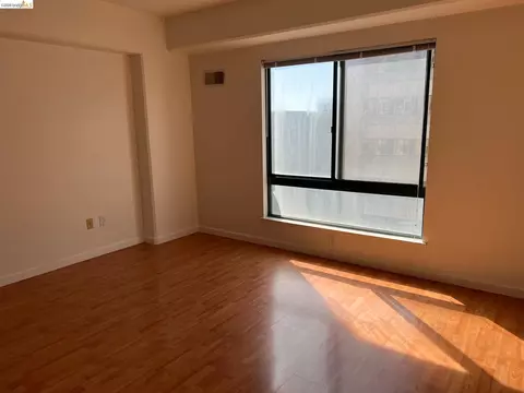 Living - 988 Franklin St #601, Oakland, CA 94607 photo 1 of 1