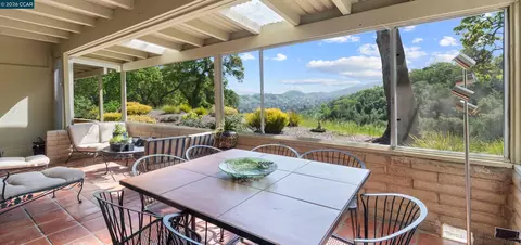 2100 Skycrest Dr #12, Walnut Creek, CA 94595