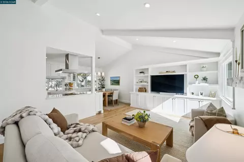 31 Ascot Pl, Moraga, CA 94556
