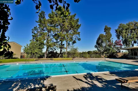 Exterior - 523 Thistle Cir, Martinez, CA 94553 photo 5 of 7