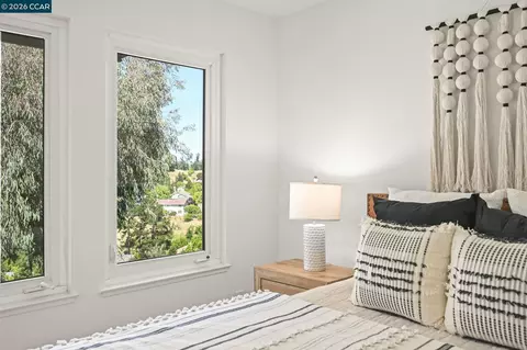 Bedroom - 523 Thistle Cir, Martinez, CA 94553 photo 2 of 4