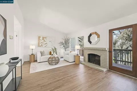 Living - 523 Thistle Cir, Martinez, CA 94553 photo 4 of 4
