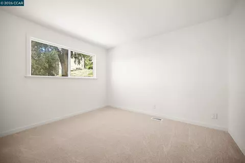 Bedroom - 523 Thistle Cir, Martinez, CA 94553 photo 4 of 4