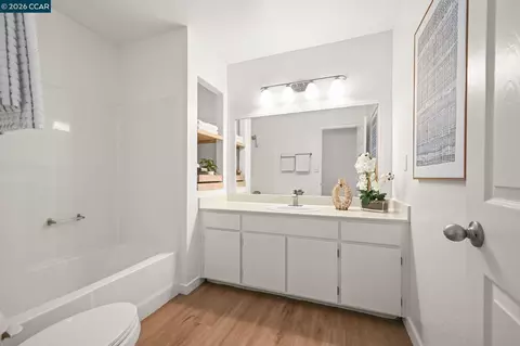Bath - 523 Thistle Cir, Martinez, CA 94553 photo 4 of 4