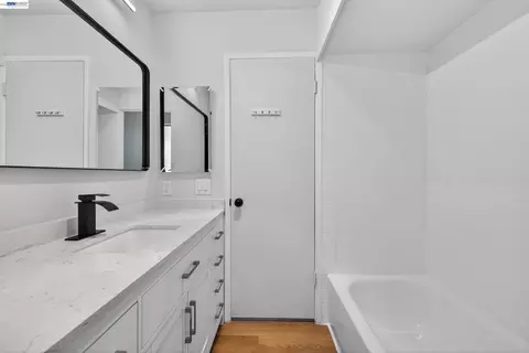 Bath - 5497 Roundtree Dr #D, Concord, CA 94521 photo 2 of 2