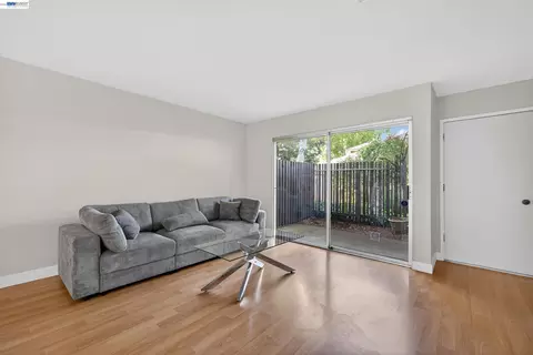 Living - 5497 Roundtree Dr #D, Concord, CA 94521 photo 2 of 6