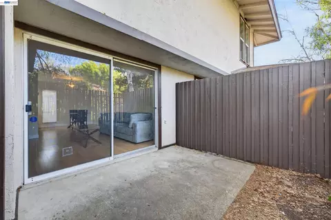 Exterior - 5497 Roundtree Dr #D, Concord, CA 94521 photo 2 of 5