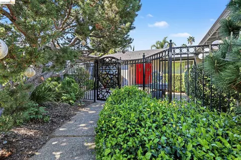 5849 Mitchell Canyon Ct, Clayton, CA 94517