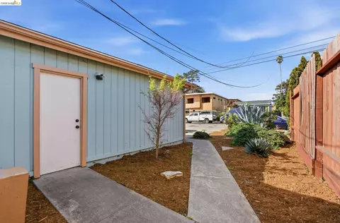 Exterior - 1530 Stuart St, Berkeley, CA 94703 photo 3 of 3