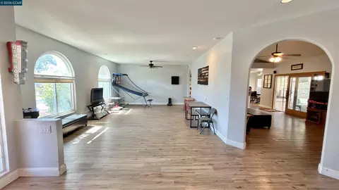 Entry Way - 5593 Edgeview Dr, Discovery Bay, CA 94505 photo 1 of 5