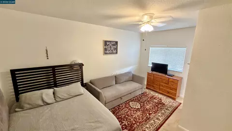 Bedroom - 5593 Edgeview Dr, Discovery Bay, CA 94505 photo 3 of 4