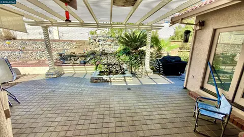 Exterior - 5593 Edgeview Dr, Discovery Bay, CA 94505 photo 2 of 12