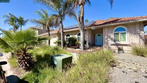 Exterior - 5593 Edgeview Dr, Discovery Bay, CA 94505 photo 12 of 12