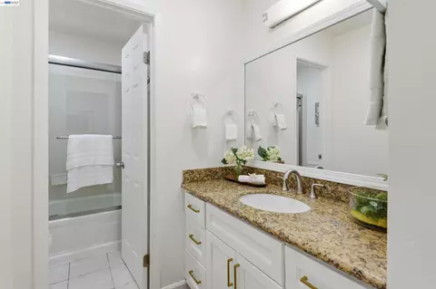Bath - 8318 Mulberry Pl, Dublin, CA 94568 photo 4 of 7