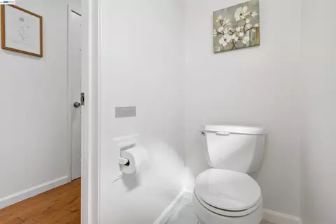 Bath - 8318 Mulberry Pl, Dublin, CA 94568 photo 7 of 7