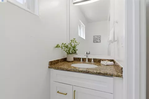 Bath - 8318 Mulberry Pl, Dublin, CA 94568 photo 1 of 7