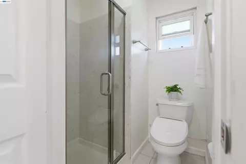 Bath - 8318 Mulberry Pl, Dublin, CA 94568 photo 5 of 7
