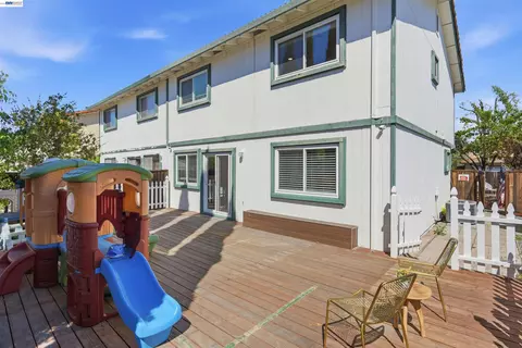 Exterior - 8318 Mulberry Pl, Dublin, CA 94568 photo 5 of 6