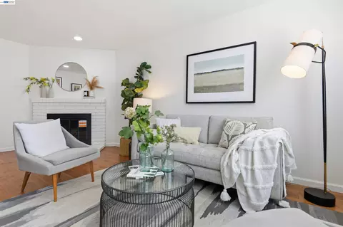 Living - 8318 Mulberry Pl, Dublin, CA 94568 photo 2 of 3