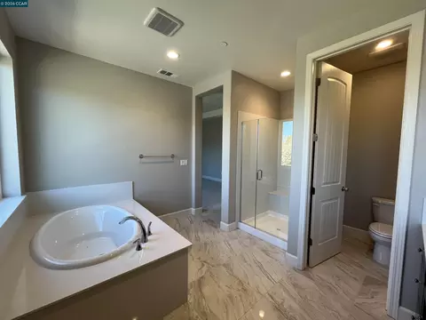 Bath - 4805 Dolce Ct, Fairfield, CA 94534 photo 2 of 6