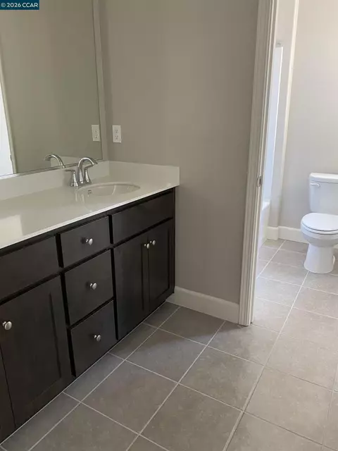Bath - 4805 Dolce Ct, Fairfield, CA 94534 photo 3 of 6