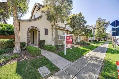 156 W Moraga St, Mountain House, CA 95391