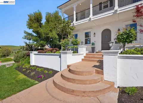 130 Tamarind Ln, Danville, CA 94526