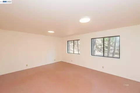 Bedroom - 121 Mountain Aire Ln, Trinity Center, CA 96091 photo 3 of 5