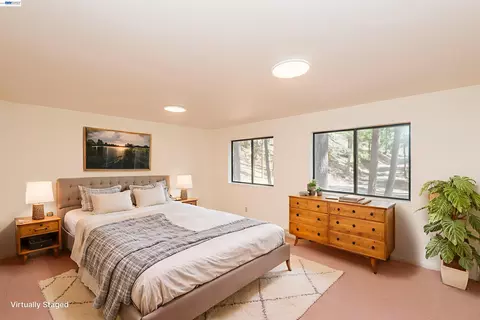 Bedroom - 121 Mountain Aire Ln, Trinity Center, CA 96091 photo 1 of 5