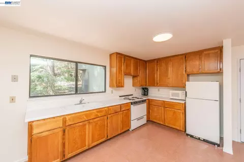 Kitchen - 121 Mountain Aire Ln, Trinity Center, CA 96091 photo 1 of 2
