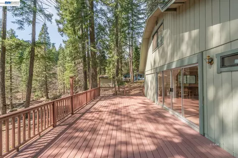 Exterior - 121 Mountain Aire Ln, Trinity Center, CA 96091 photo 6 of 18