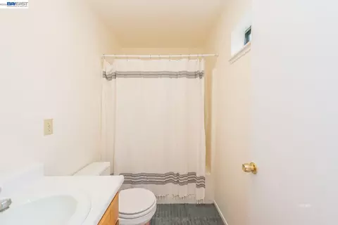 Bath - 121 Mountain Aire Ln, Trinity Center, CA 96091 photo 1 of 1