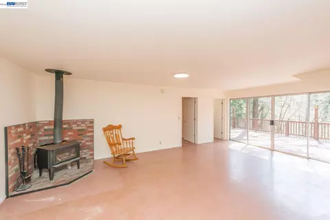 Living - 121 Mountain Aire Ln, Trinity Center, CA 96091 photo 4 of 9