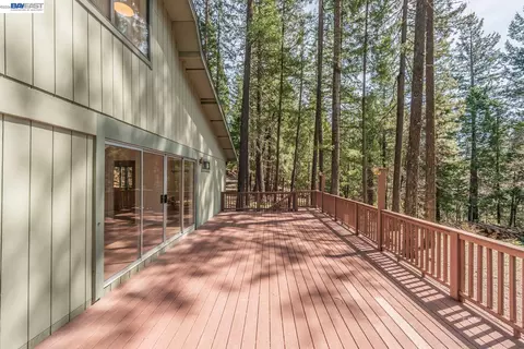 Exterior - 121 Mountain Aire Ln, Trinity Center, CA 96091 photo 7 of 18