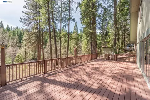 Exterior - 121 Mountain Aire Ln, Trinity Center, CA 96091 photo 5 of 18