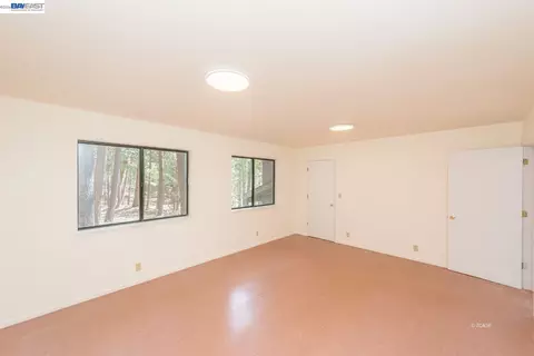 Bedroom - 121 Mountain Aire Ln, Trinity Center, CA 96091 photo 4 of 5