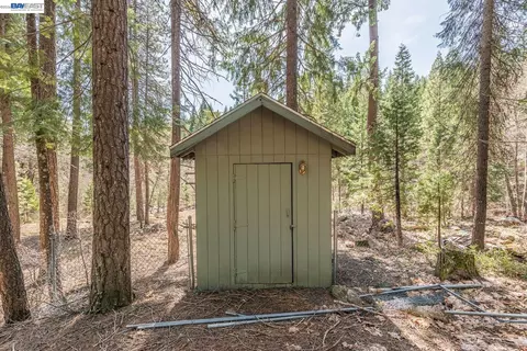 Exterior - 121 Mountain Aire Ln, Trinity Center, CA 96091 photo 12 of 18