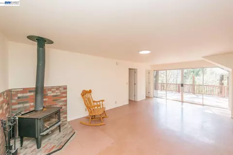 Living - 121 Mountain Aire Ln, Trinity Center, CA 96091 photo 6 of 9