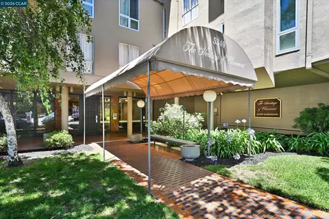 5340 Broadway Ter #203, Oakland, CA 94618