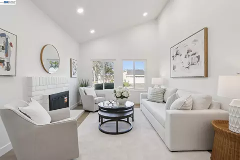 3168 Courthouse Dr, Union City, CA 94587