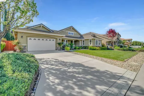608 Big Basin Dr, Brentwood, CA 94513