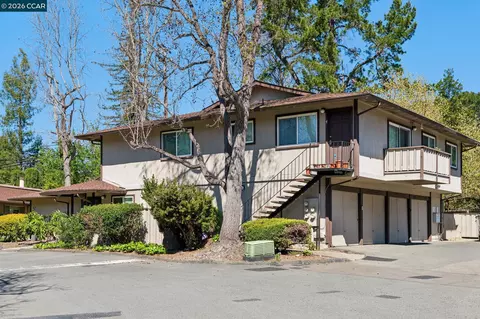 809 Villa Ln #2, Moraga, CA 94556