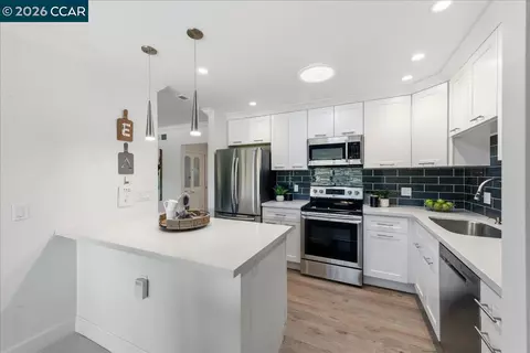 1217 Leisure Ln #5, Walnut Creek, CA 94595