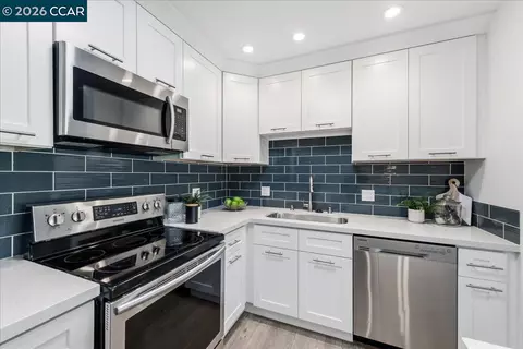 1217 Leisure Ln #5, Walnut Creek, CA 94595