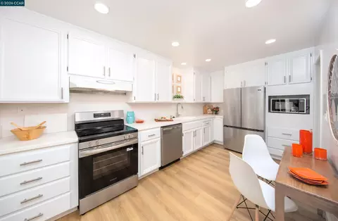 600 Terra California Dr #4, Walnut Creek, CA 94595