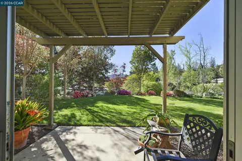 1201 Skycrest Dr #2, Walnut Creek, CA 94595