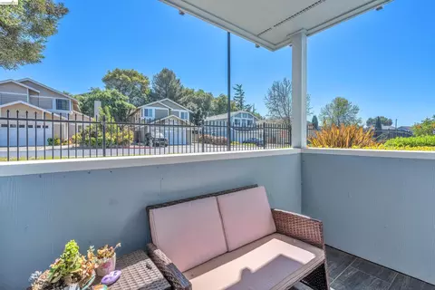 Exterior - 403 Lighthouse Dr, Vallejo, CA 94590 photo 2 of 11