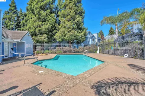 Exterior - 403 Lighthouse Dr, Vallejo, CA 94590 photo 9 of 11
